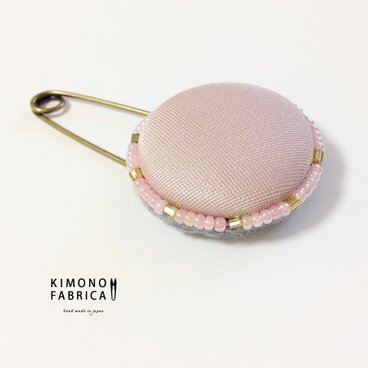 シルクとビーズの輝きストールピン（西陣織：ピンク）