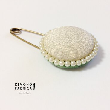 シルクとビーズの輝きストールピン（西陣織：白銀）