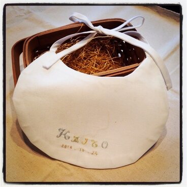 【お祝いに】刺繍スタイ