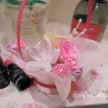 クイリングのミニ花かご