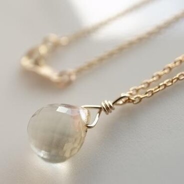 スキャポライトの一粒ネックレス