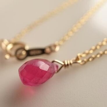 ルビーの一粒ネックレス