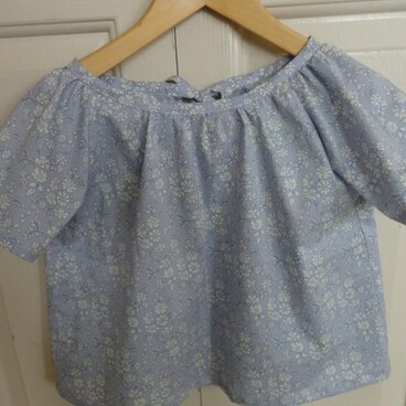 ふんわり可愛いスモックブラウス（リバティプリント/カペル）