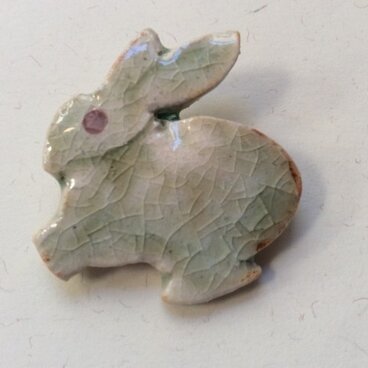 野うさぎのブローチ