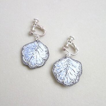 葉っぱ イヤリング