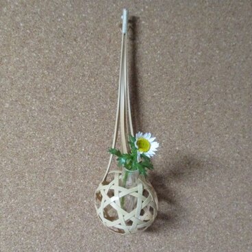 ひとしずく（掛け一輪差し）