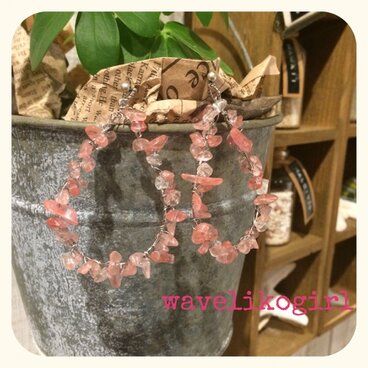 ピンク珊瑚のランダムピアス