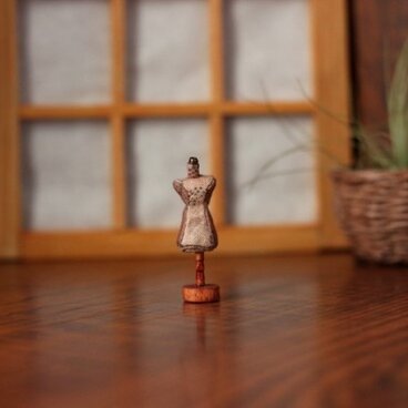 ミニチュア　トルソー、ブラウン１