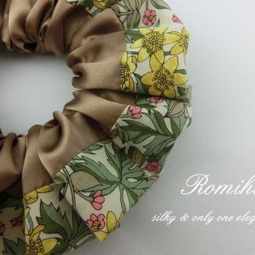 ☆リバティジューンズスカーレットとローアンバサテンの組合シュシュ