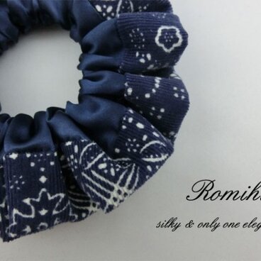 ★コーデュロイリバティアガンドカとネイビーサテンのシュシュ★