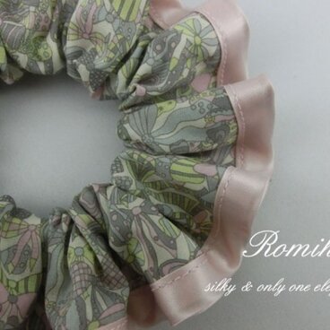 ☆リバティジェニーズリボンズG☆ピンクサテンの縁取りシュシュ