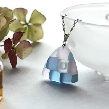 モザイクガラスのアクセサリー