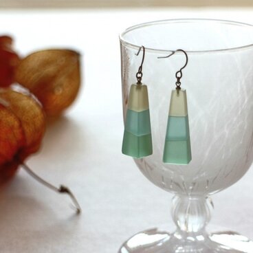 光をためる・ガラスモザイクのピアス