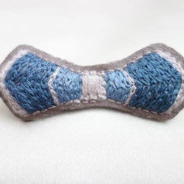 角リボン　ブローチ-2