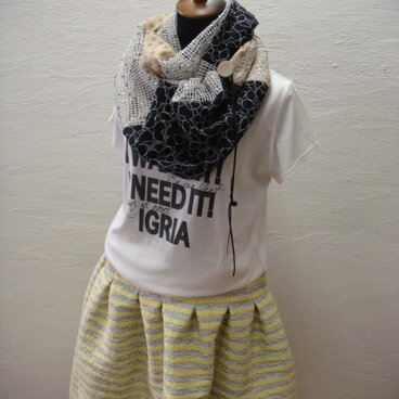 ギャザースヌード(フラワーレース×ベージュドット）