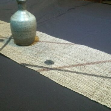 麻に柿渋染のテーブルセンター　線に丸