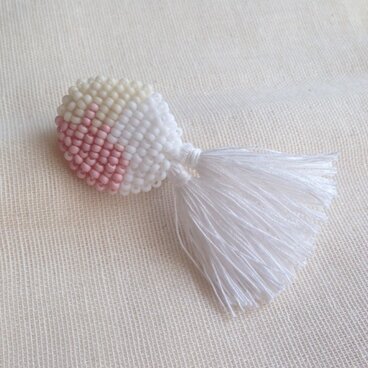 パステルタッセルブローチ