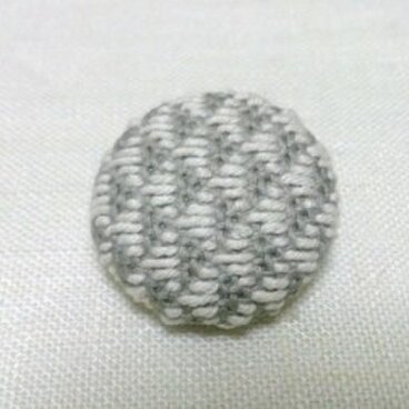 こぎん刺し　ブローチ（直径 3.0cm）