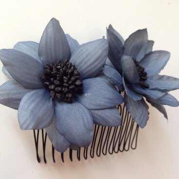 (sold out)チャコールグレーのフラワーヘアーコーム