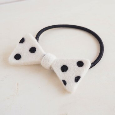 羊毛リボンのヘアゴム〈ホワイトドット〉