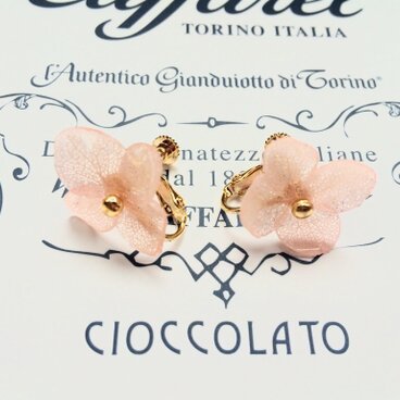 本物！桜色アジサイのイヤリング