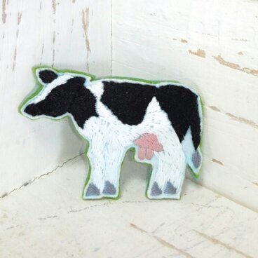 牛さん*ブローチ