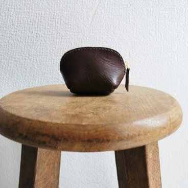 革の小銭入れ　濃茶×白