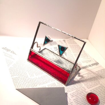 ピアススタンド　ステンドグラス赤