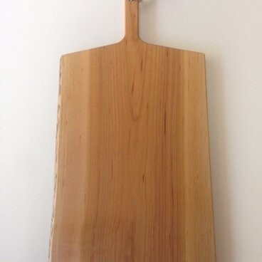 素朴なカッティングボード　山桜