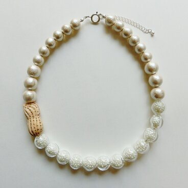 peanuts pearl necklace