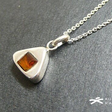 おにぎり？ ペンダント（1点もの）