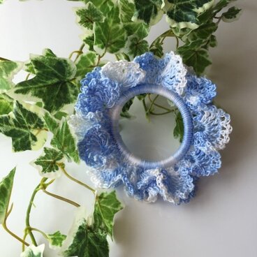 水色のシュシュ