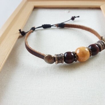 革紐・ウッドビーズブレスレット