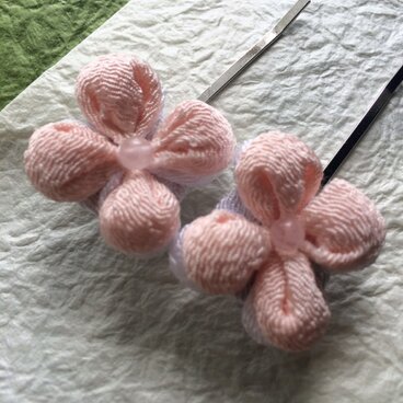 ちりめんのヘアピン