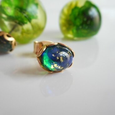 ヴィンテージガラスカボションピアス はな玉ピアスキャッチ付