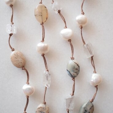 アフリカンオパール・クンツァイト（ラフロック）のロングネックレス