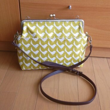 コトリの両面ぽっけのがま口ショルダー　マスタード