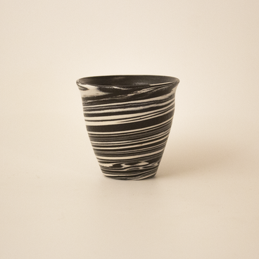 小振りのカップ1 -Black&White-