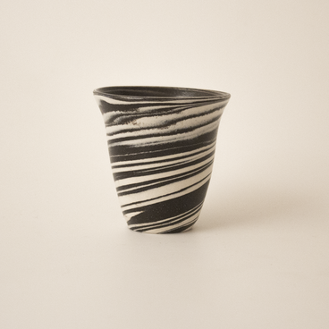 小振りのカップ2 -Black&White-