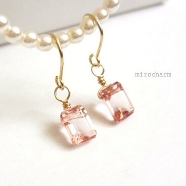 ピンクトパーズのスクエアプチピアス*14KGF