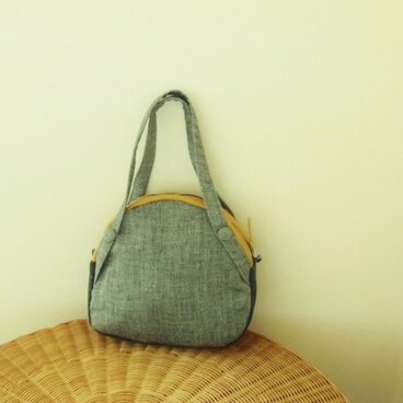 ヘリンボーンのバッグ