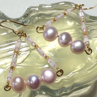 淡水パールのトライアングルピアス