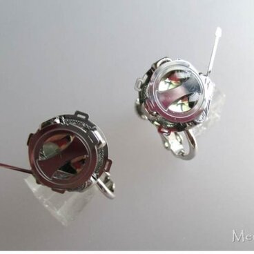 サイバー感溢れるイヤリング