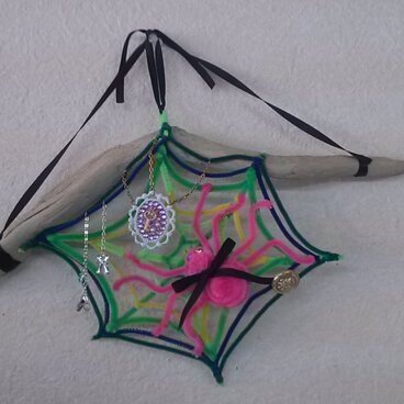 ピンククモ壁掛け