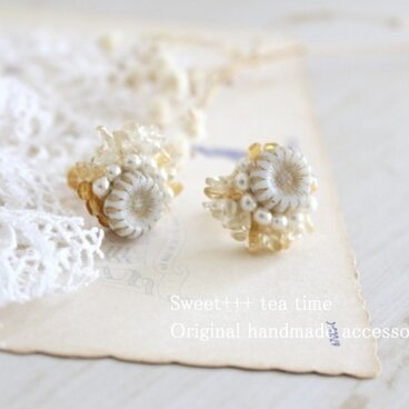 太陽の花★シトリンとヨーロッパビーズのフラワー刺繍イヤリング