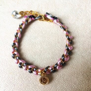 雨の日のハッピーな足音ブレスレット