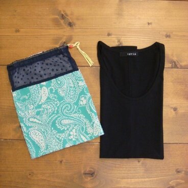 ロングタンクトップ（ブラック）×ファブリック巾着付き