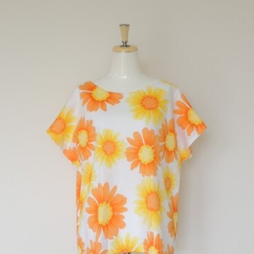 ◇花柄◇ひまわり◇　フレンチスリーブトップス