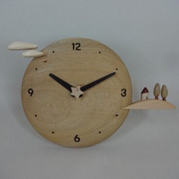 木製時計－丘の家（楠）