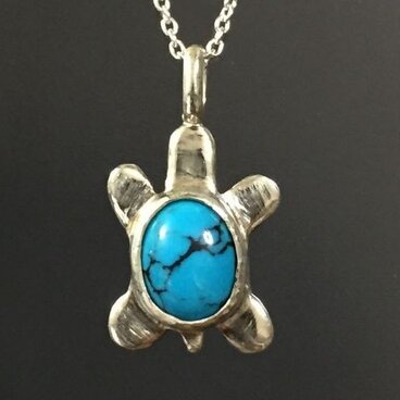 亀型ターコイズペンダント(大)